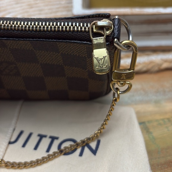 Louis Vuitton Damier Mini Chain Pochette - Picture 5 of 12